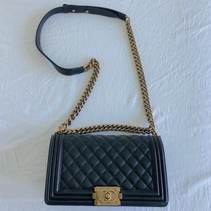 Black Quilted Crossbody - NEW